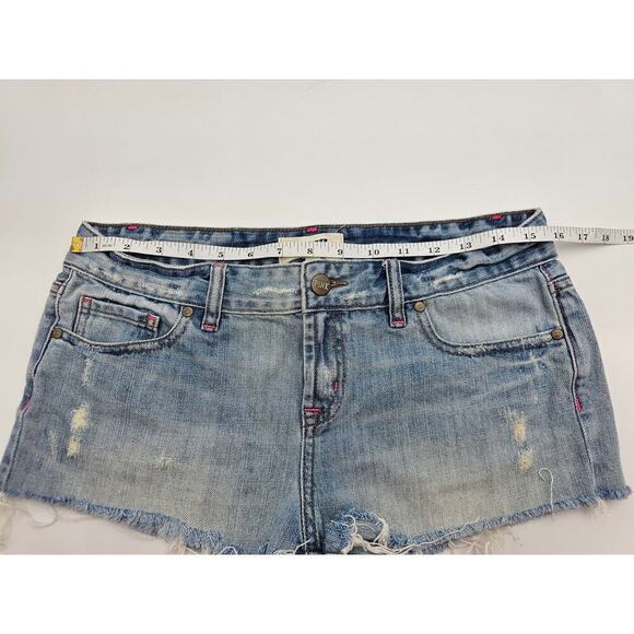 Victoria's Secret Pink Women's Size 6 Light Wash Cutoff Denim Jean Shorts - Picture 3 of 6